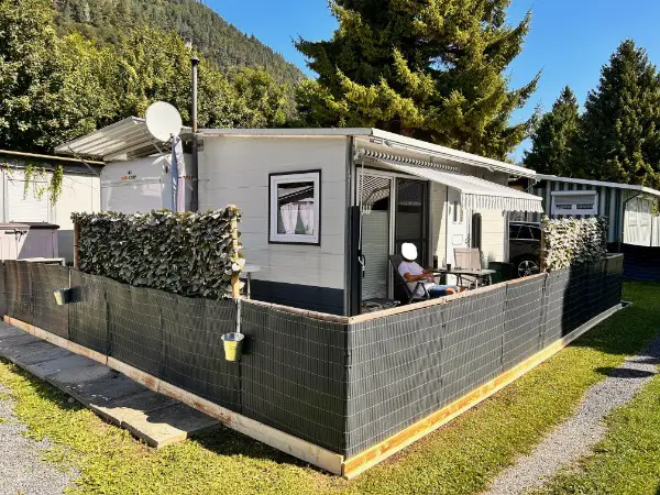 Dauer Campingplatz Stellplatz am Thuner See Chalet Mobilheim